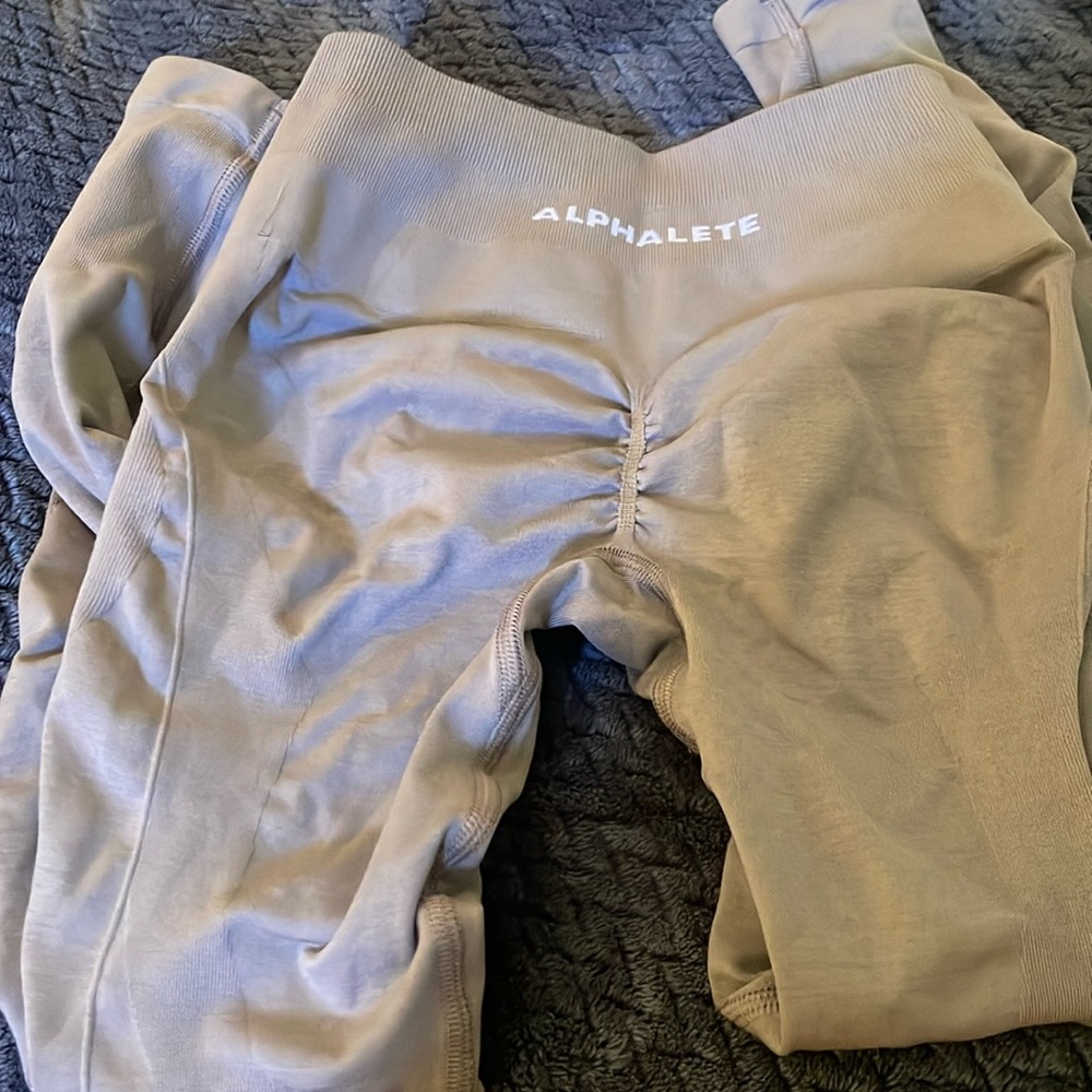 XSmall alphalete leggings tan